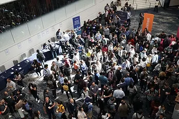 photo-1560439514-4e9645039924.jfif