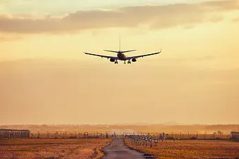 airplane-g34170e140_1920.jpg